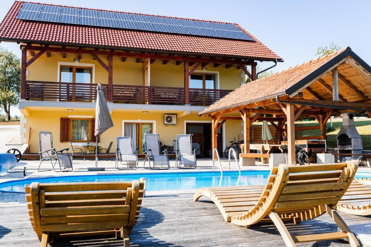 Lahinja & Kolpa River Apartments Metlika Exteriér fotografie