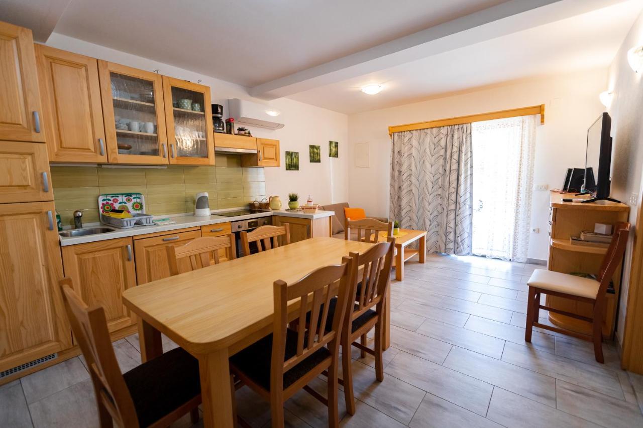 Lahinja & Kolpa River Apartments Metlika Exteriér fotografie